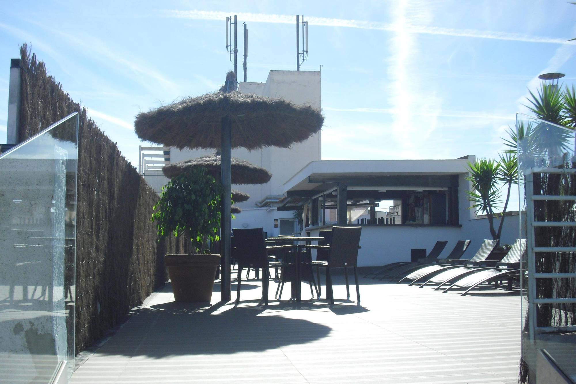 Hotel Checkin Montpalau Pineda de Mar Bagian luar foto